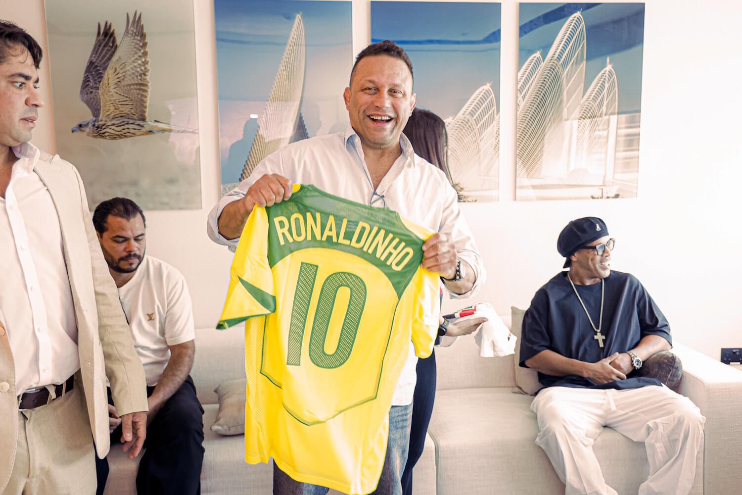 ronaldinho mou-098